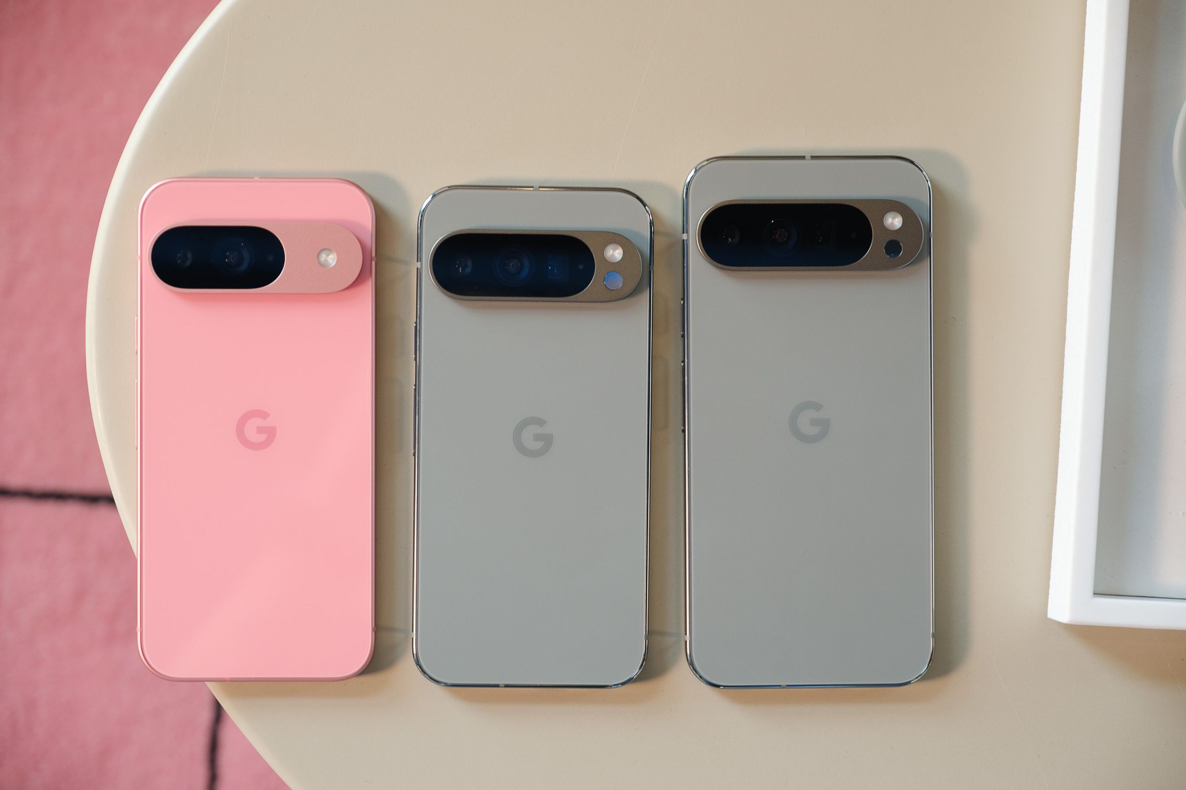 A hands-on photo of Google’s Pixel 9 / Pixel 9 Pro / Pixel 9 Pro XL.