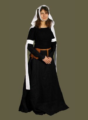 Medieval Silk Backlaced Gown Full Wardrobe