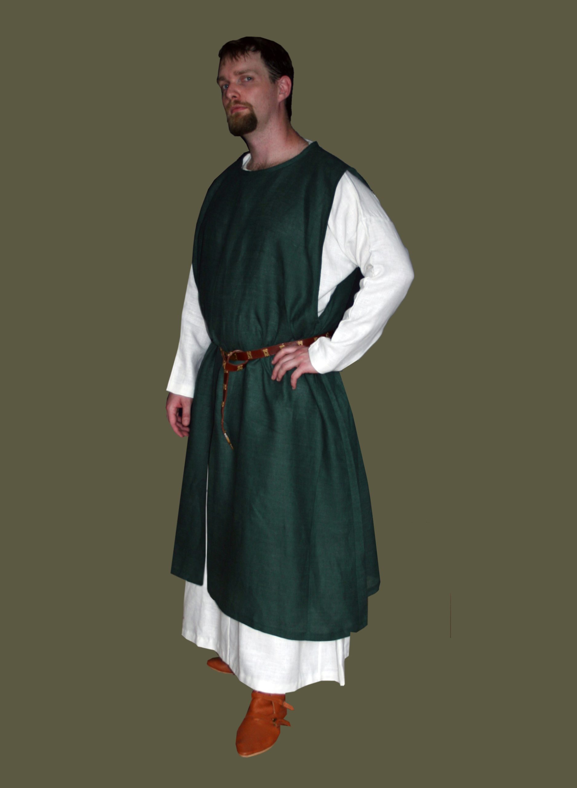 surcoat_MensGrnLinen_Undertunic