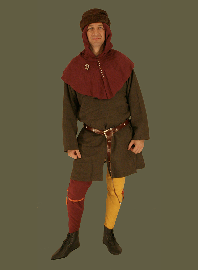 tunic_BrownWool_WineLinenHood